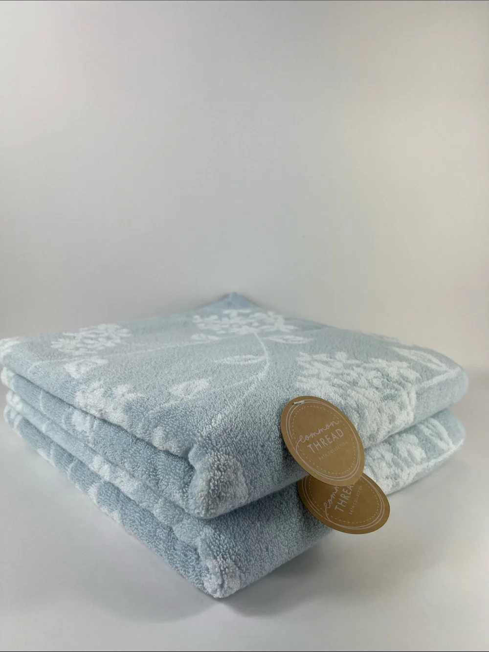 Common Thread Bath Towels Light Blue White Floral Zero TwistCotton 2 Pc NEW